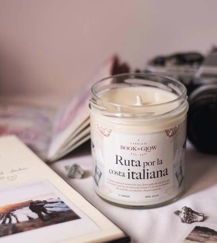Book And Glow - *Wanderlust* - Bougie De Soja - Ruta Por La Costa Italiana 2 Book And Glow - *Wanderlust* - Bougie De Soja - Ruta Por La Costa Italiana – Image 2