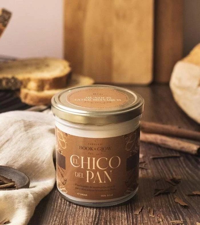 Book And Glow - *Mundos Extraordinarios* - Bougie De Soja - El Chico Del Pan 2 Book And Glow - *Mundos Extraordinarios* - Bougie De Soja - El Chico Del Pan – Image 2