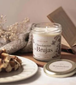 Book And Glow - *Wanderlust* - Bougie De Soja - Chocolaterías De Brujas -Beauté Produits Magasin book and glow vela de soja coleccion wanderlust chocolaterias de brujas 3 25272